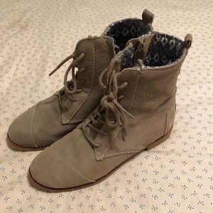 Toms suede boots